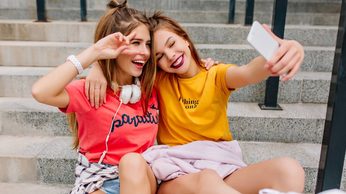 Comment éditer des selfies mignons : 5 conseils incontournables
