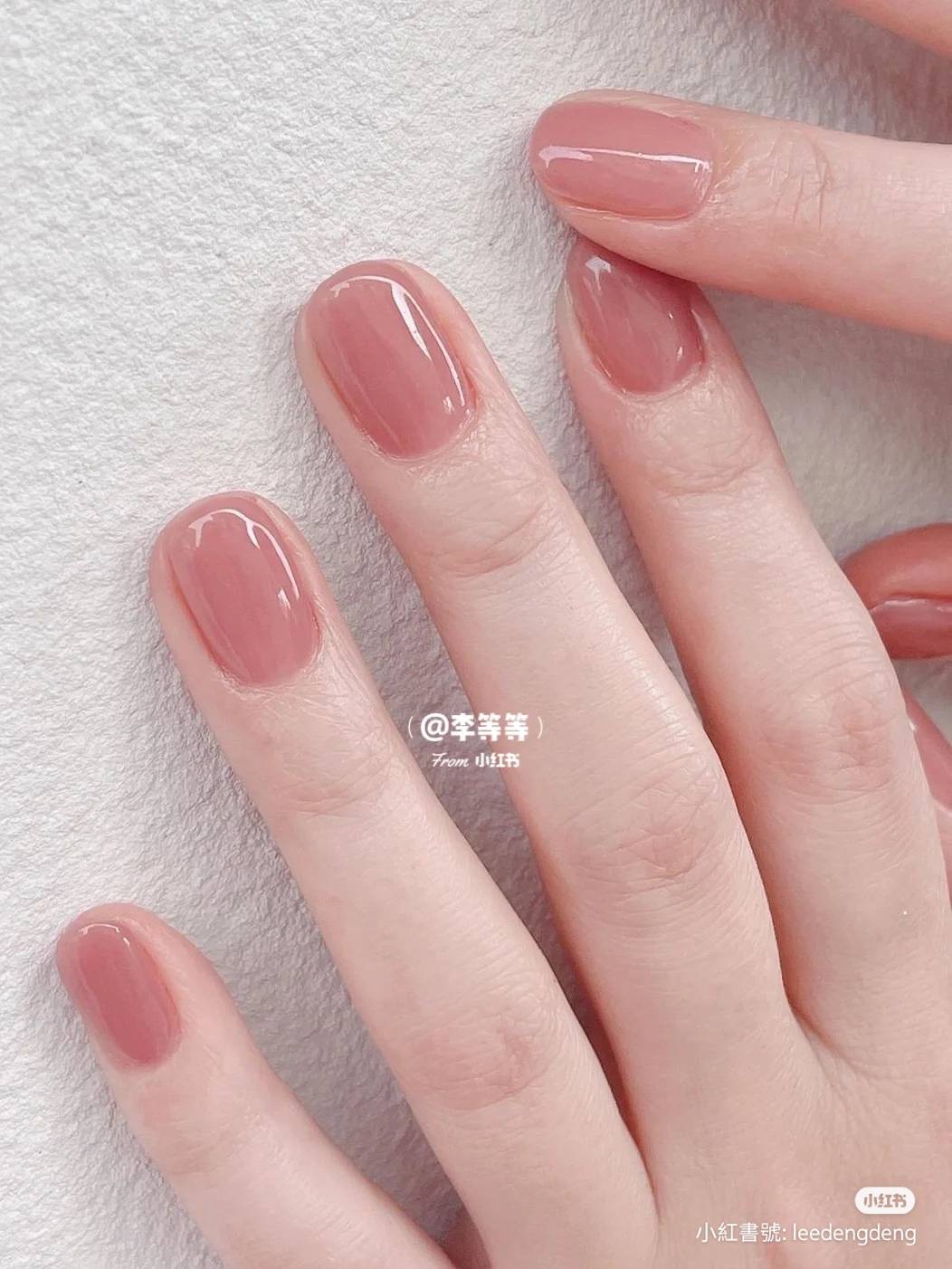 冰透裸粉美甲