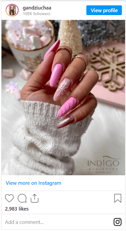 Unghie natalizie: unghie in stile maglione natalizio
