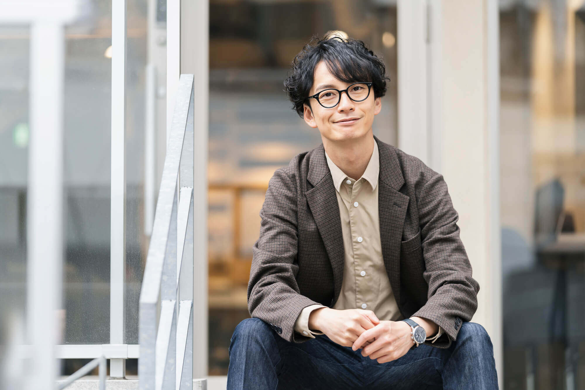 メガネがおしゃれな男性