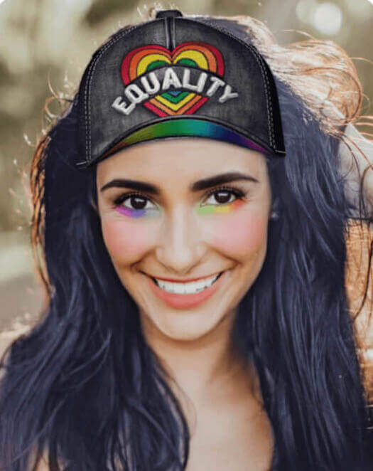 Teste maquiagem de arco-íris para os olhos no YouCam Makeup para o Dia Internacional do Orgulho LGBT