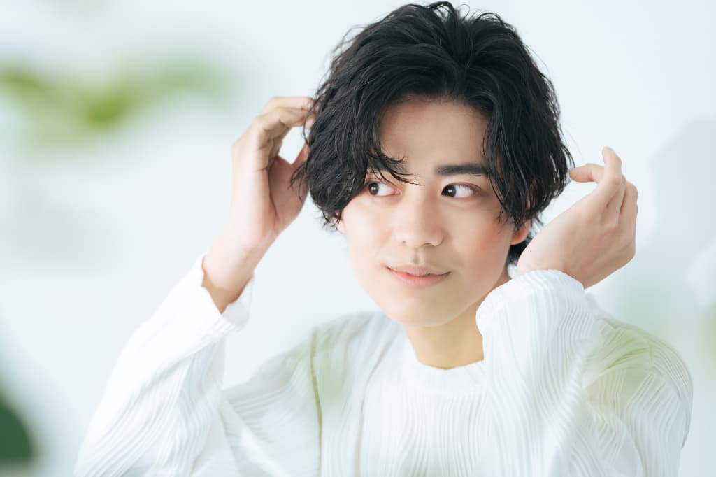 面長の男性のスタイリングのコツ