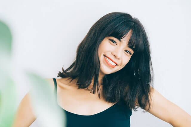 黒髪が似合う人の特徴