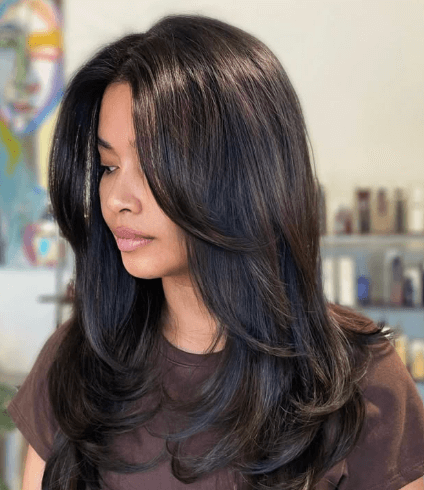 Peinados para mujeres con pelo grueso: corte a capas