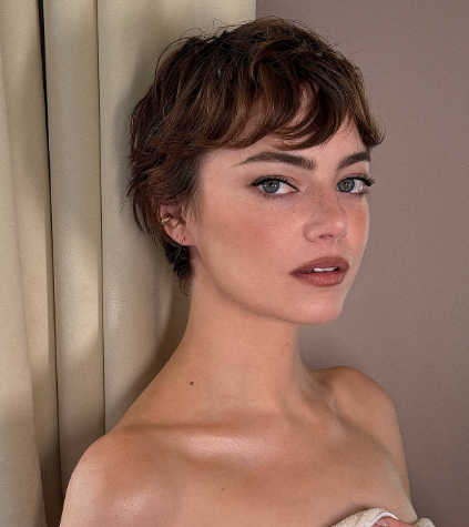 Coupe Pixie qui repousse d'Emma Stone