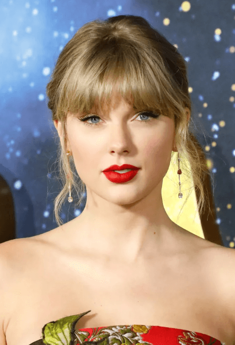 2025 Hair Trends for Women: Blunt Bangs
