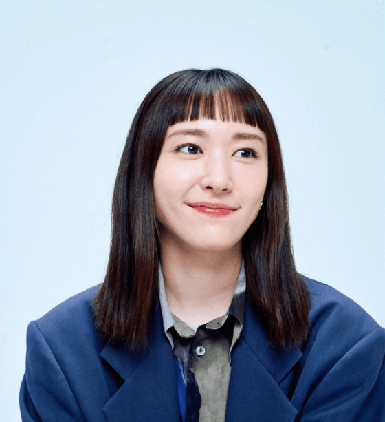 日系中長髮造型推薦：眉上劉海＋中長直髮