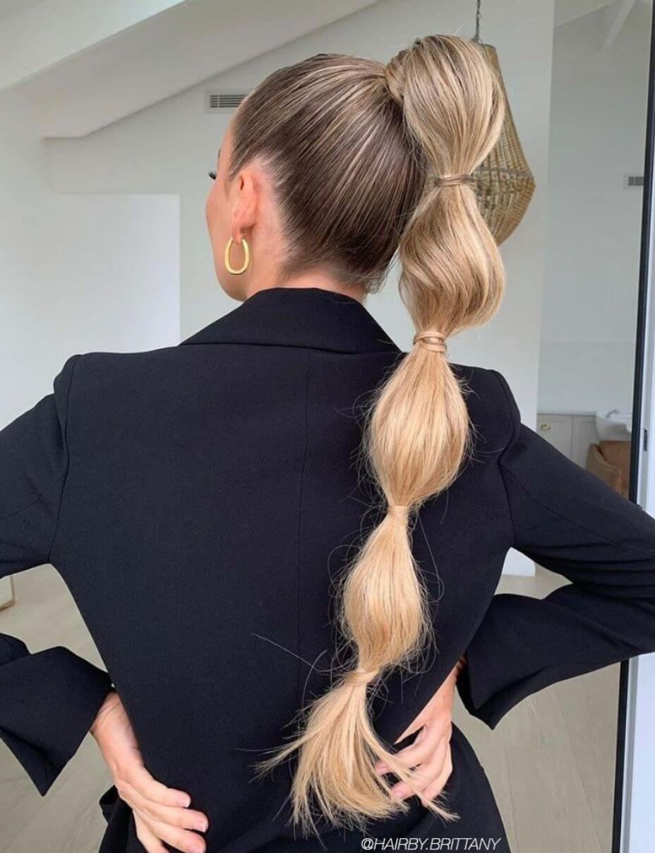 Rabo de cavalo bolha é um penteado fácil para a volta às aulas.