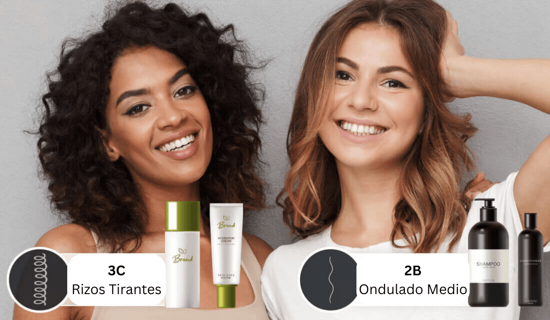 Dos mujeres, una con rizos tipo 3C y otra con ondas tipo 2B, mostrando productos recomendados para cada tipo de cabello.