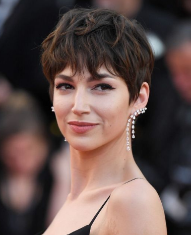 Coiffure femme cheveux épais : pixie texturée