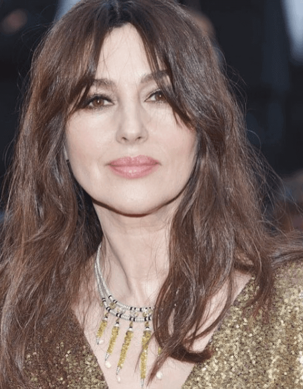 Coiffure femme 50 ans tendance 2025 qui rajeunit : frange rideau