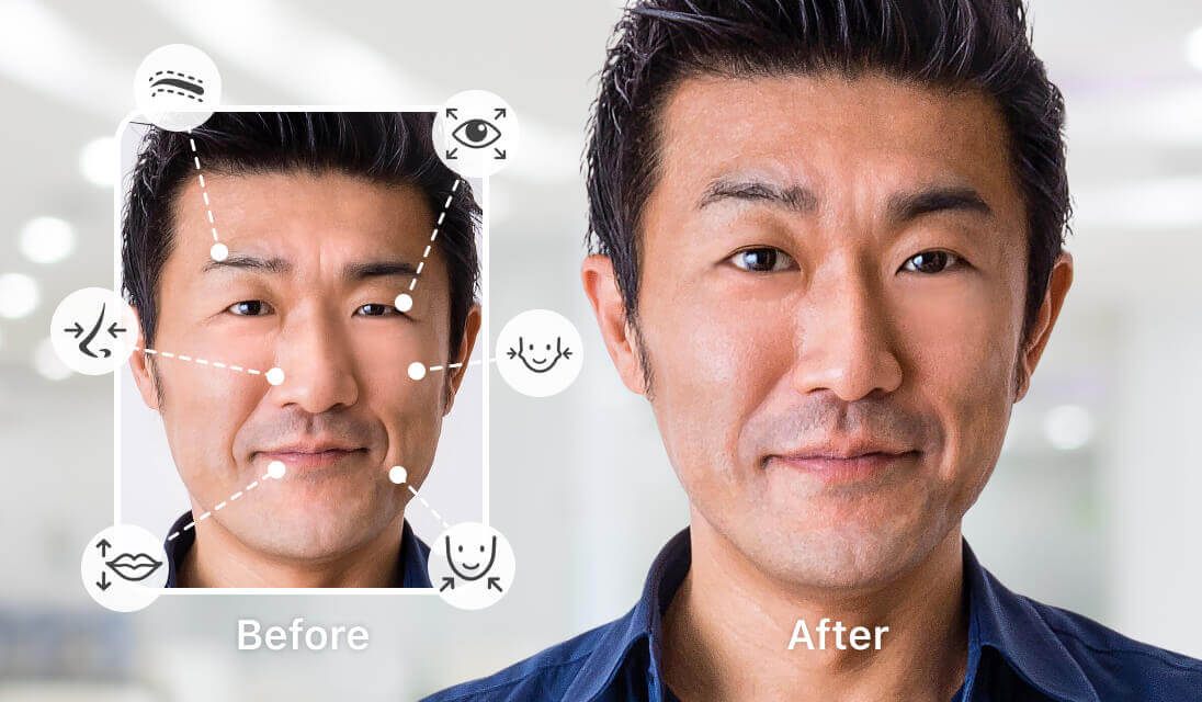 Hombre comparando fotos con y sin rinoplastia virtual.