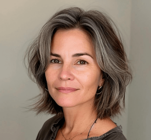 Coiffure femme 60 ans : carré court classique