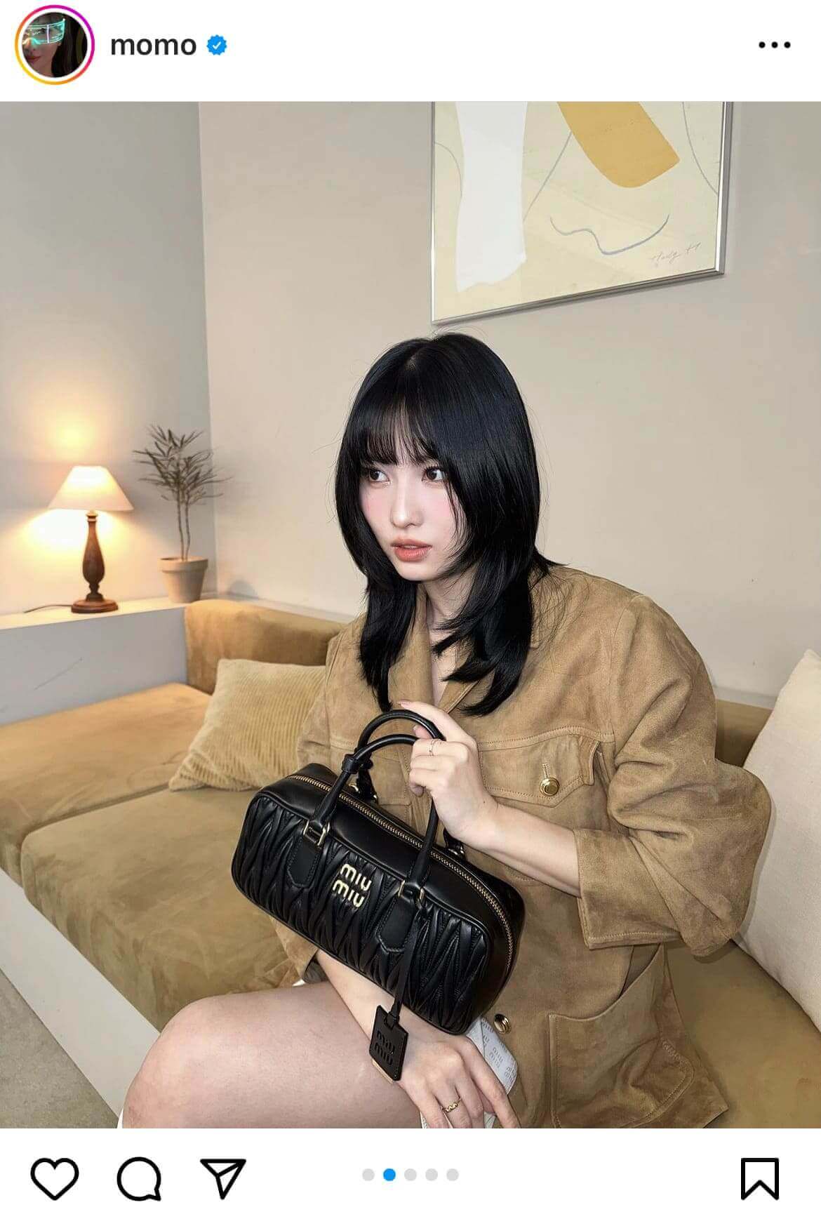 圓臉女生的髮型：層次感中長髮