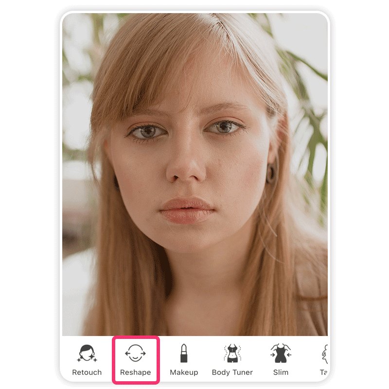 Fix your jawline in photo with YouCam Makeup
