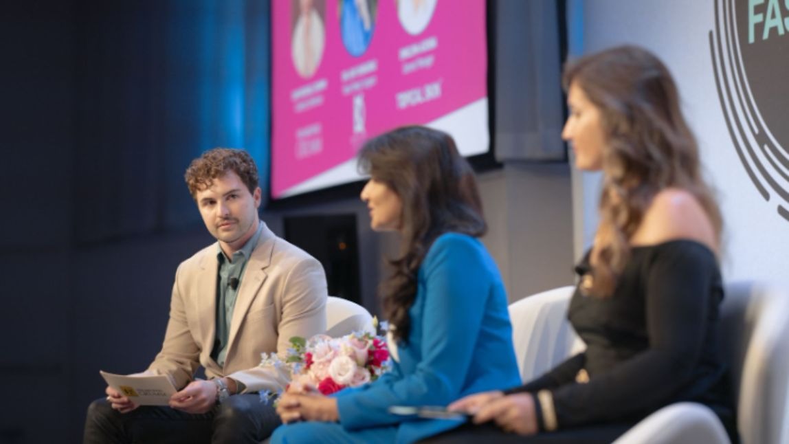 Beyond the Mirror: AI’s Role in the Future of Skin Health & Aesthetic Treatments