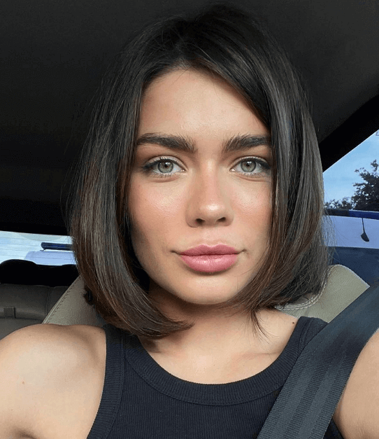 Tagli di Capelli per Visi Ovali: Caschetto Corto Tagli di Capelli per Visi Ovali: Caschetto Corto