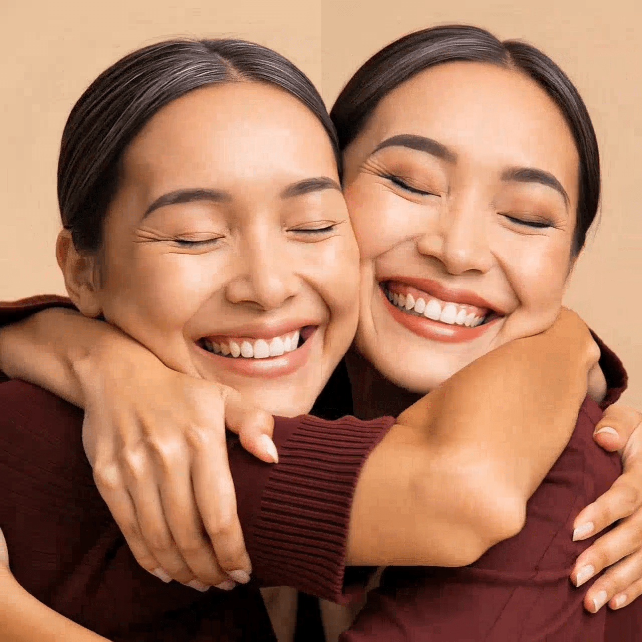 Eine Animation, die zeigt, wie die Bild-zu-Video-Funktion ein gealtertes Foto zum Leben erweckt.