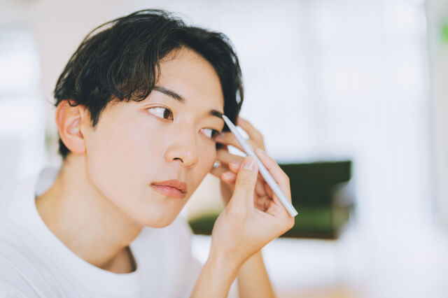 垢抜け方法④眉毛を整える 垢抜け方法④眉毛を整える