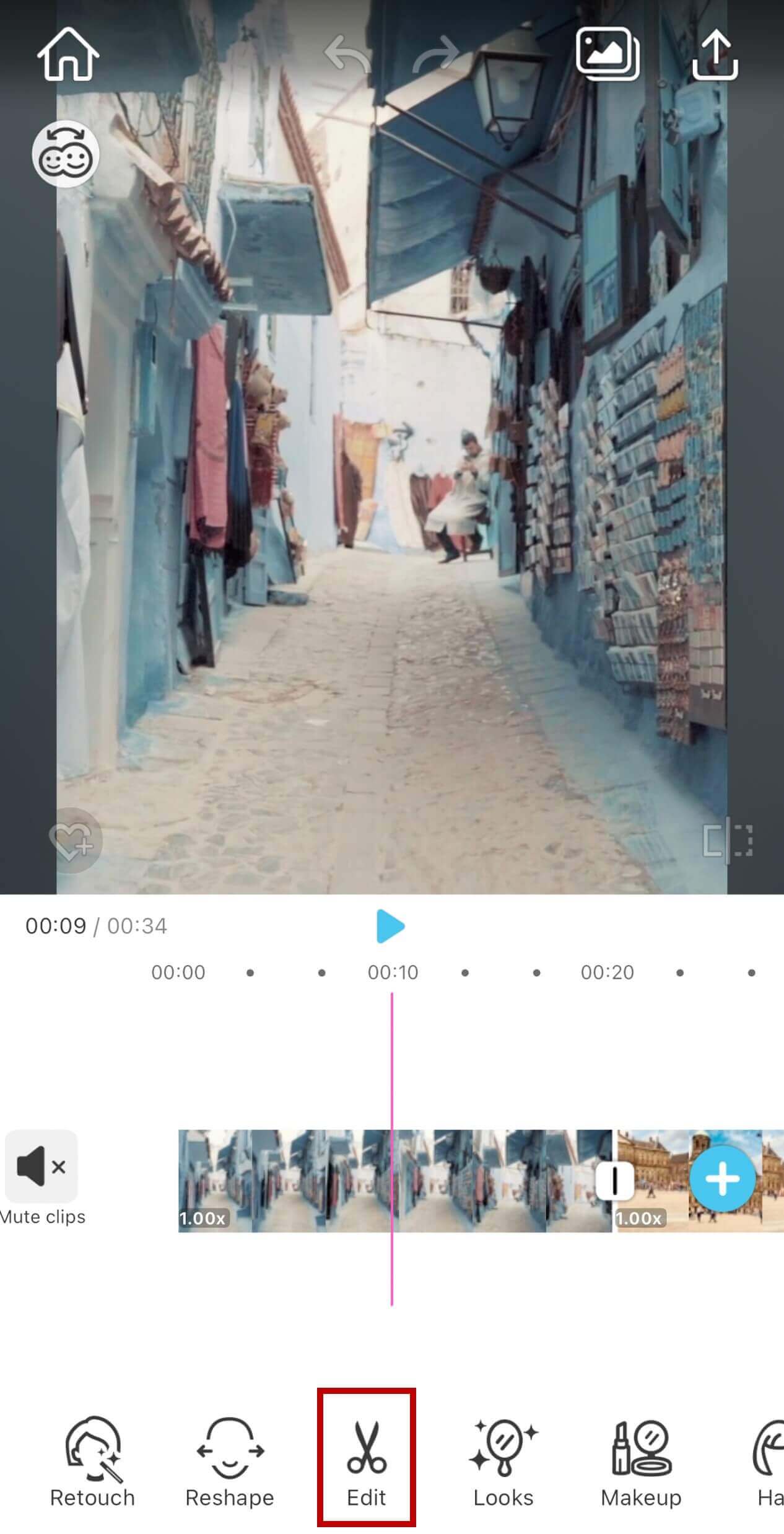 Edit and combine video clips on iPhone in YouCam Video Screenshot of YouCam Video editing interface for combining videos