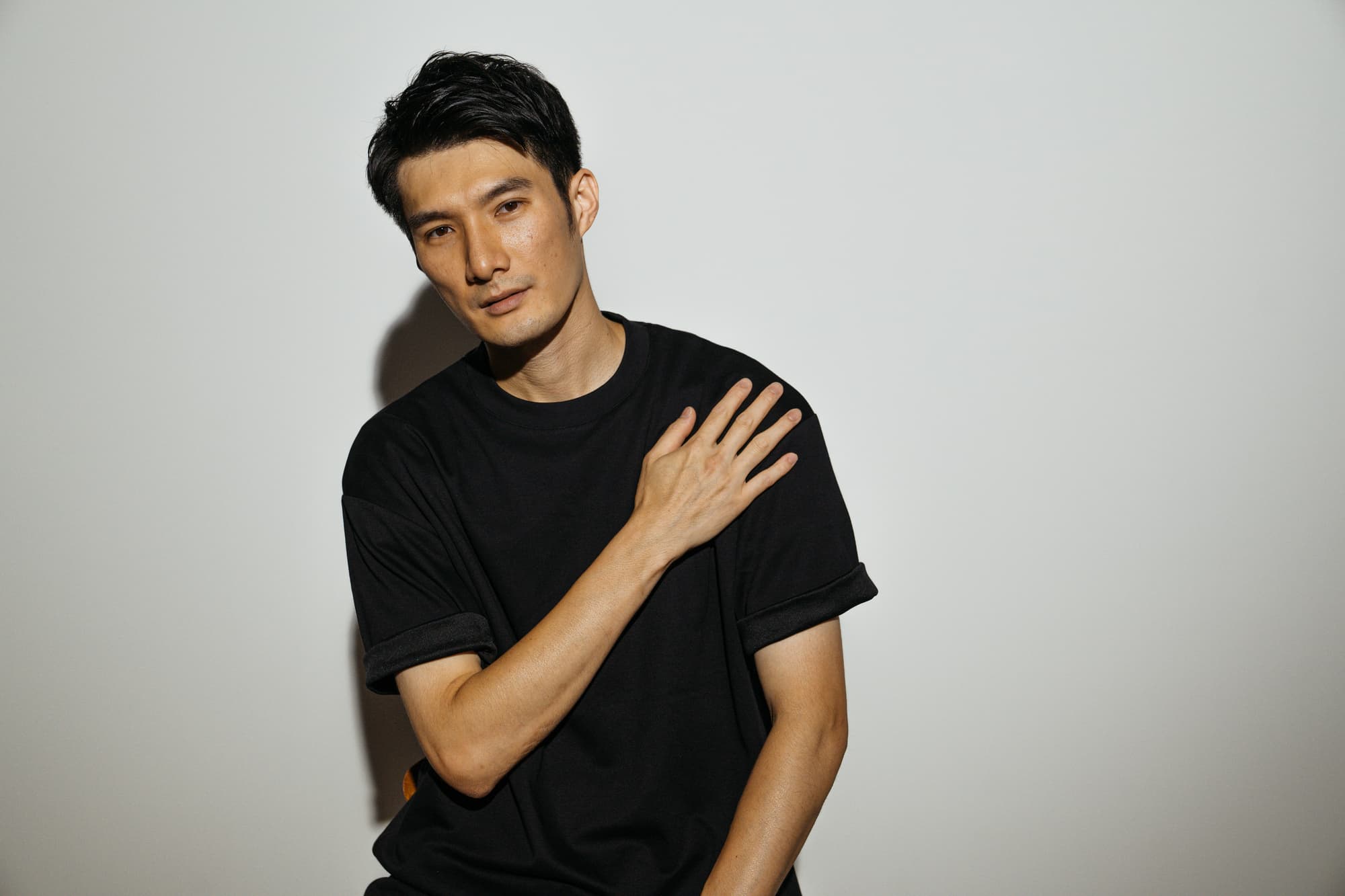 いかつい短髪のかっこいい40代メンズ