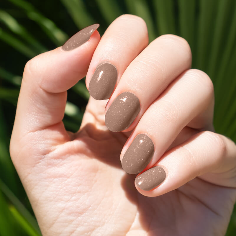 Try frosted latte nails with YouCam Makeup's Beauty Agent. Virtually try-on dozens of Christmas nail colors with YouCam Makeup app.