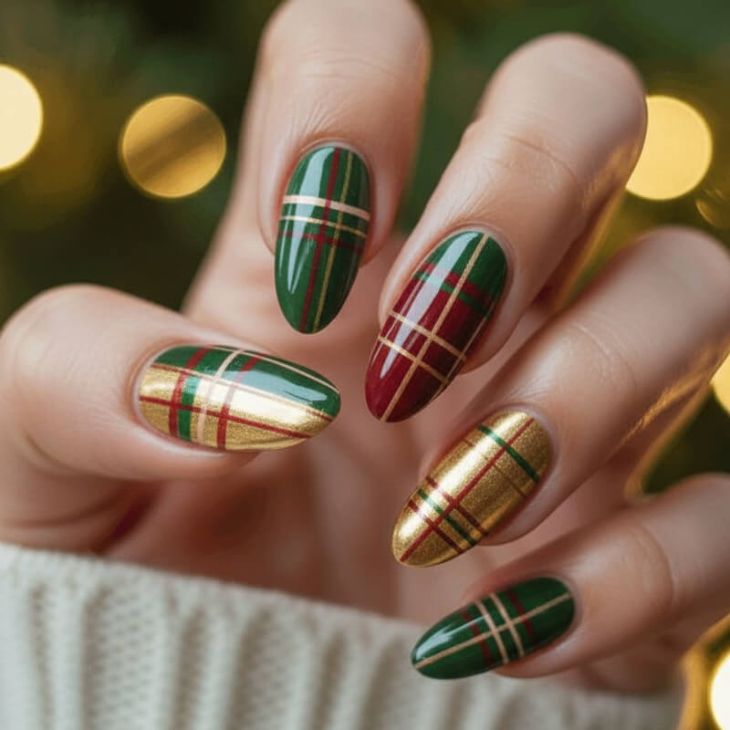 Cozy plaid nails are perfect for winter season and Christmas. Plaid nails are a must-try Christmas nail color.