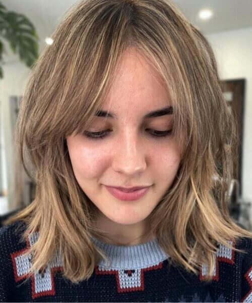 Bob année 90 : tendance coupe de cheveux carré 2025