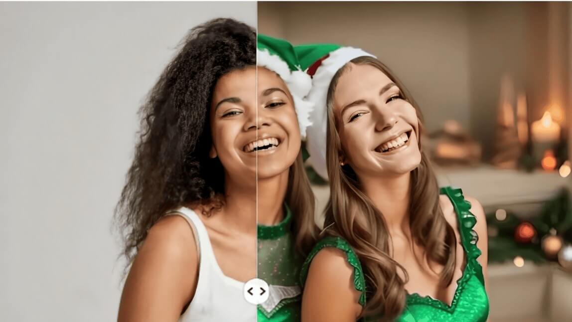 Duas amigas sorrindo com gorros de Papai Noel verdes em uma sala com decoração de Natal e uma lareira ao fundo.
