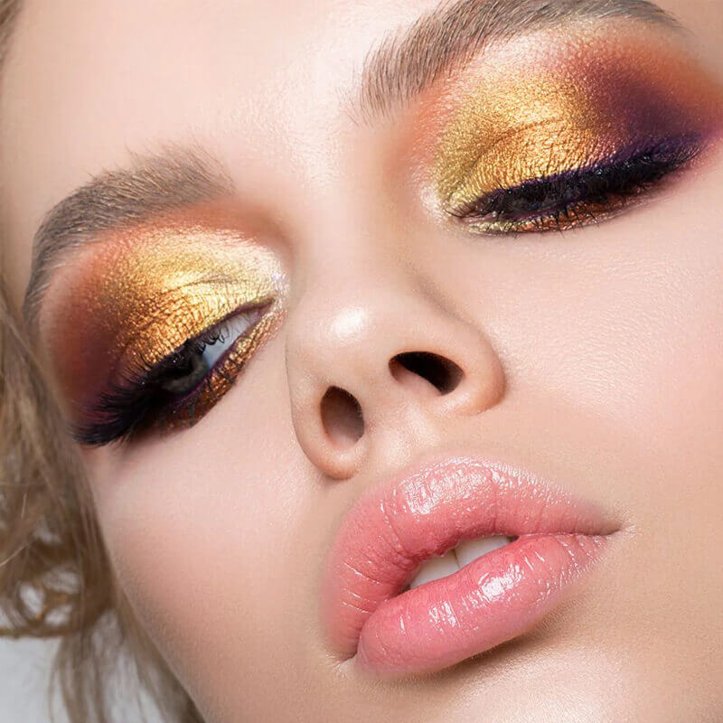 Christmas Eye Makeup Look 12: Golden Cut Crease