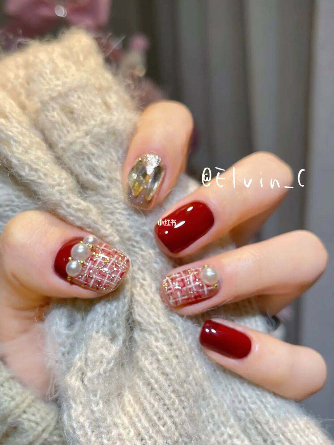 聖誕美甲推薦：氣質毛呢配珍珠