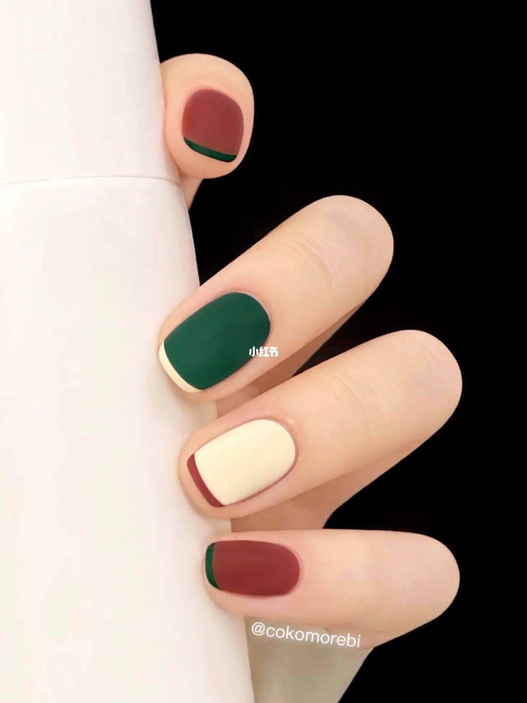聖誕美甲推薦：經典紅綠混搭