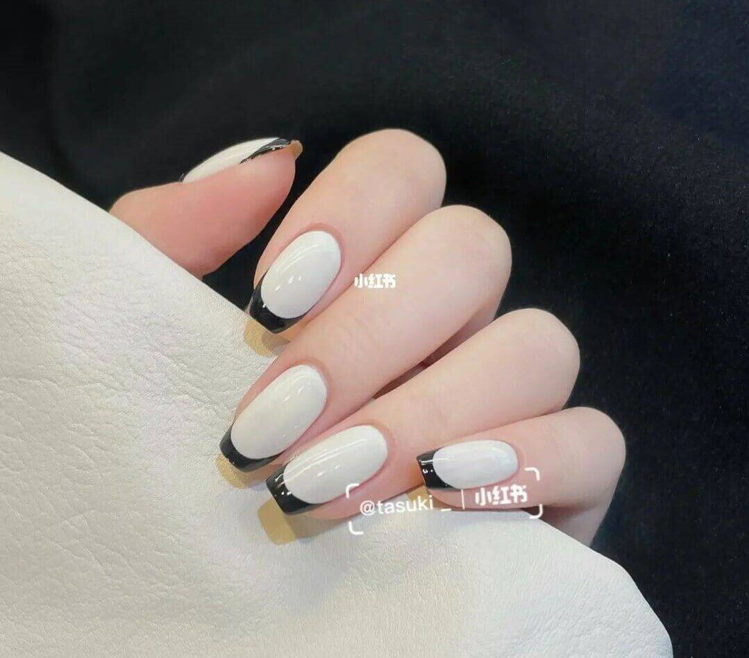 經典黑白法式美甲 經典黑白法式美甲