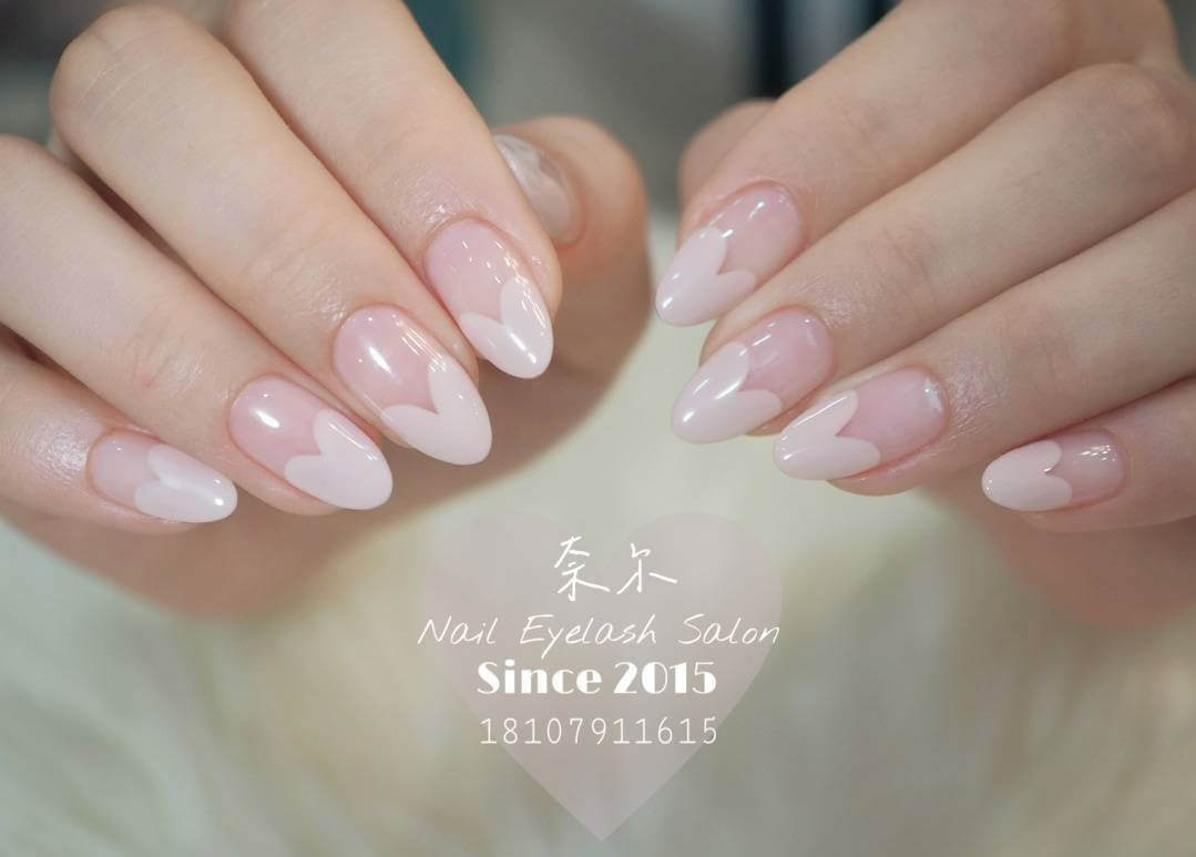 愛心白色法式美甲 愛心白色法式美甲