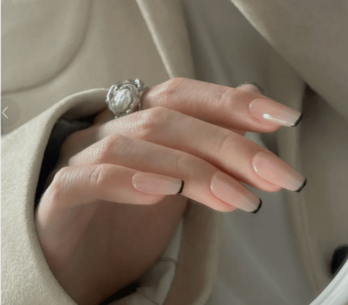 極細法式美甲 極細法式美甲