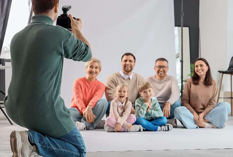 Why Prompt-Based Posing Works Better Than “Say Cheese”