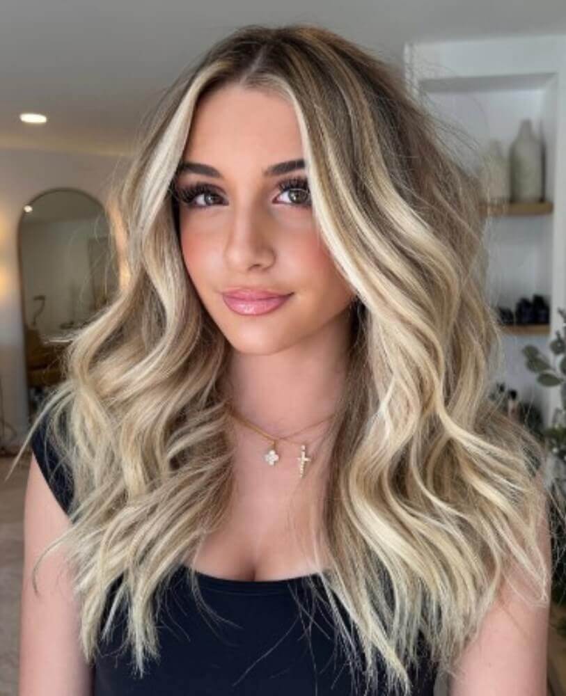 Haarfarben-Trend 2024: Champagner Blond