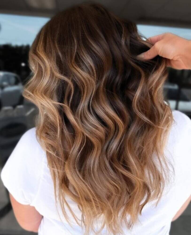 Haarfarben-Trend 2024: Honigbraun