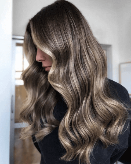 Haarfarben-Trend 2024: Reverse Balayage