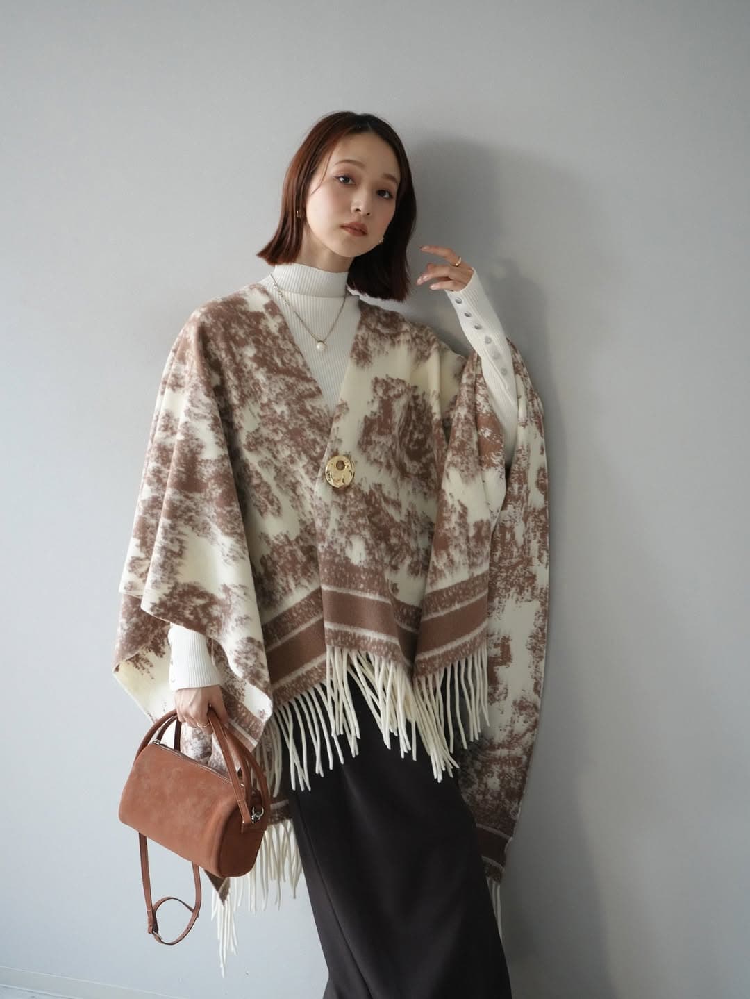 館内デートは羽織りで温度調節できるコーデ