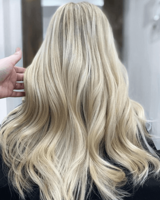 Haarfarben-Trend 2024: Buttercream-Blond