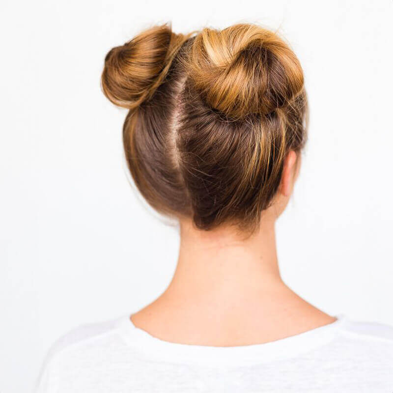 Acconciature di Natale 2025: Space Buns Acconciature di Natale 2025: Space Buns