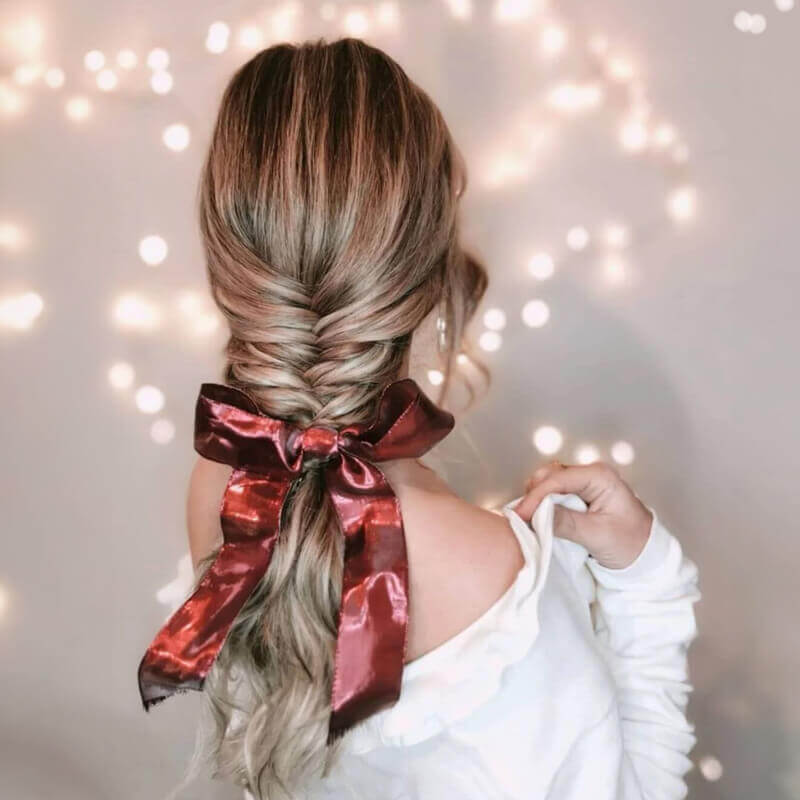 Christmas hairstyle: fishtail braid