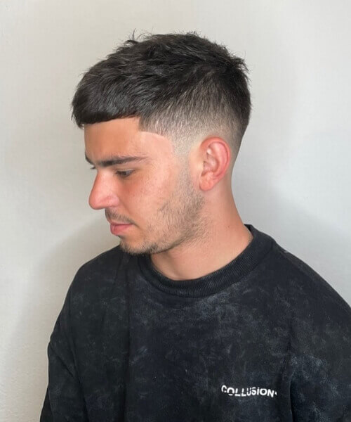 Corte Crew Cut militar para homens de rosto redondo