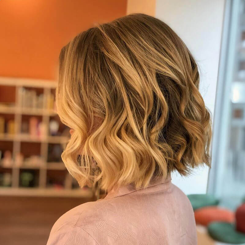 Christmas hairstyle: romantic curls