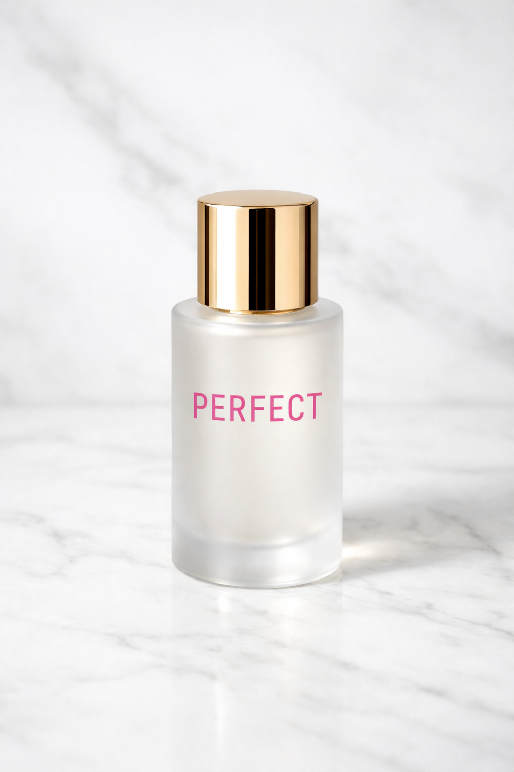 Foto de produto minimalista de um frasco de skincare de luxo em mármore gerada por IA