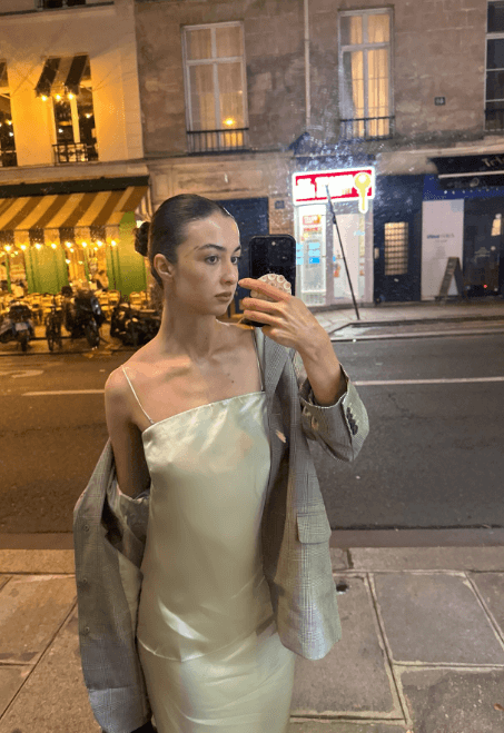 尾牙穿搭:優雅顯貴緞面風