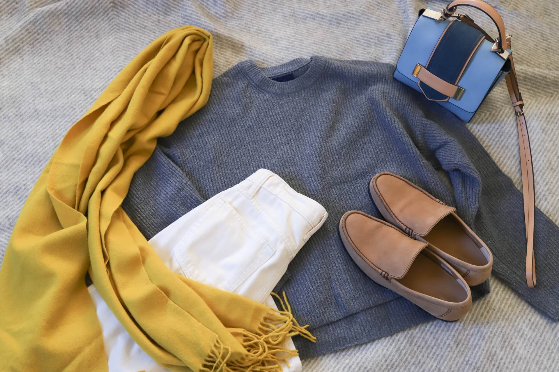 カラーのアクセントを取り入れる