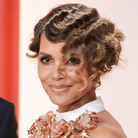 Halle Berry hairstyle at Oscars 2023