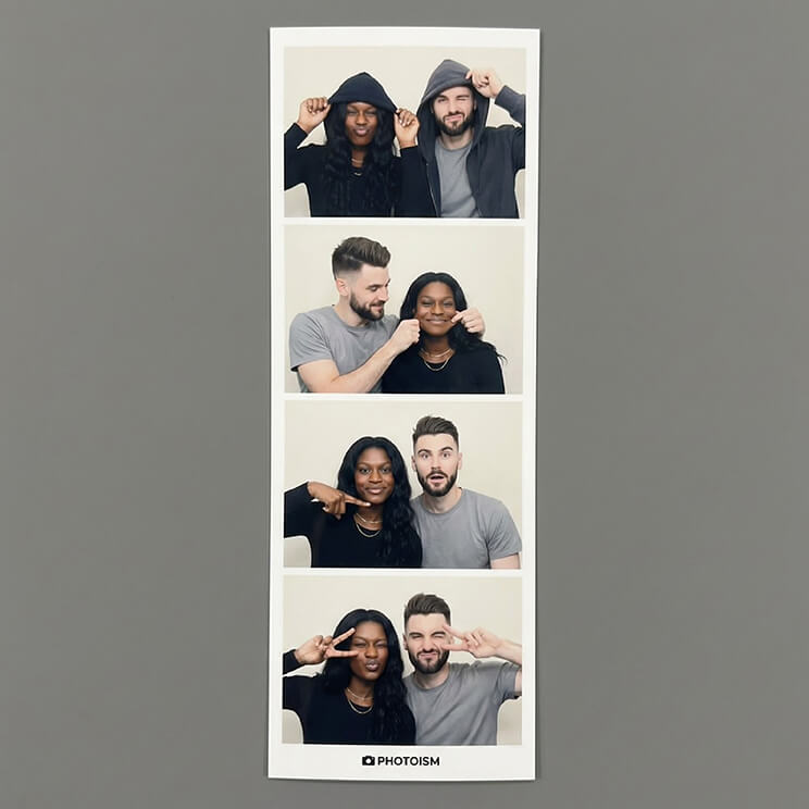 Minimal Korean Photo Booth Strip Prompt